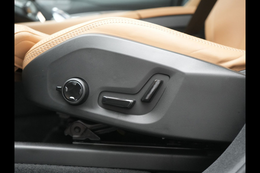 Volvo XC90 T8 AWD Plus Dark 7 Persoons LONG RANGE PHEV 455pk Dealer O.H. | Trekhaak Af Fabriek | Luchtvering | Panodak | Adaptive Cruise | 360 Camera | Harman / Kardon | Lederen Sportstoelen Memory & Ventilatie | Stuur Verwarmd | Keyless | Blis | 20"L.M | Plug In Hybrid |