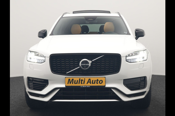 Volvo XC90 T8 AWD Plus Dark 7 Persoons LONG RANGE PHEV 455pk Dealer O.H. | Trekhaak Af Fabriek | Luchtvering | Panodak | Adaptive Cruise | 360 Camera | Harman / Kardon | Lederen Sportstoelen Memory & Ventilatie | Stuur Verwarmd | Keyless | Blis | 20"L.M | Plug In Hybrid |