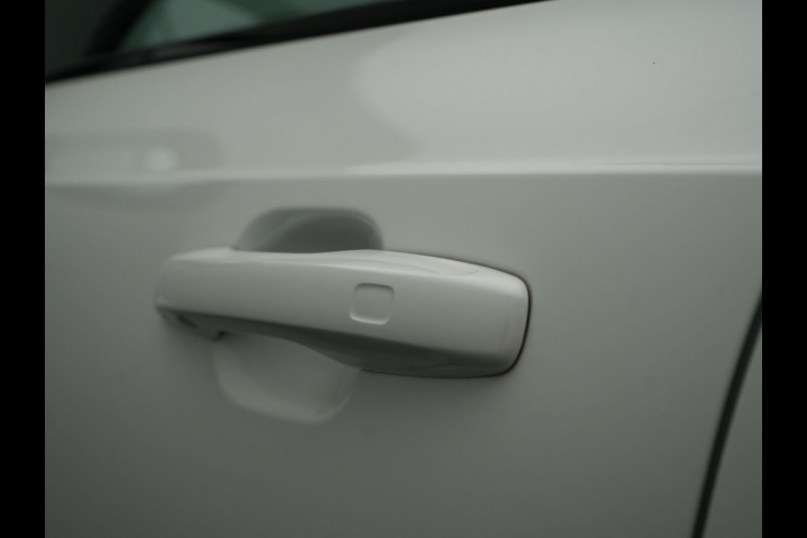 Volvo XC90 T8 AWD Plus Dark 7 Persoons LONG RANGE PHEV 455pk Dealer O.H. | Trekhaak Af Fabriek | Luchtvering | Panodak | Adaptive Cruise | 360 Camera | Harman / Kardon | Lederen Sportstoelen Memory & Ventilatie | Stuur Verwarmd | Keyless | Blis | 20"L.M | Plug In Hybrid |