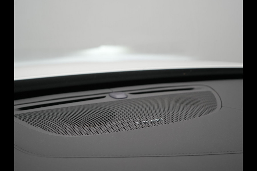 Volvo XC90 T8 AWD Plus Dark 7 Persoons LONG RANGE PHEV 455pk Dealer O.H. | Trekhaak Af Fabriek | Luchtvering | Panodak | Adaptive Cruise | 360 Camera | Harman / Kardon | Lederen Sportstoelen Memory & Ventilatie | Stuur Verwarmd | Keyless | Blis | 20"L.M | Plug In Hybrid |