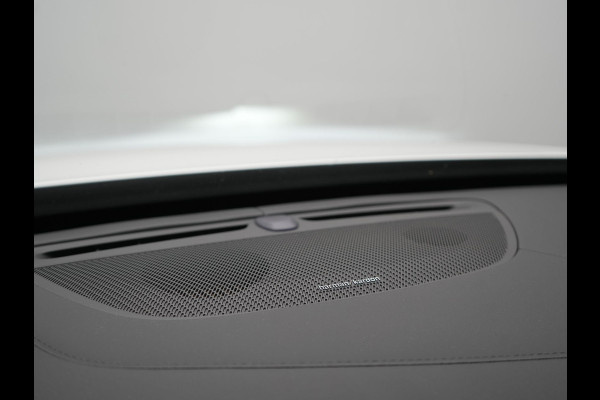 Volvo XC90 T8 AWD Plus Dark 7 Persoons LONG RANGE PHEV 455pk Dealer O.H. | Trekhaak Af Fabriek | Luchtvering | Panodak | Adaptive Cruise | 360 Camera | Harman / Kardon | Lederen Sportstoelen Memory & Ventilatie | Stuur Verwarmd | Keyless | Blis | 20"L.M | Plug In Hybrid |