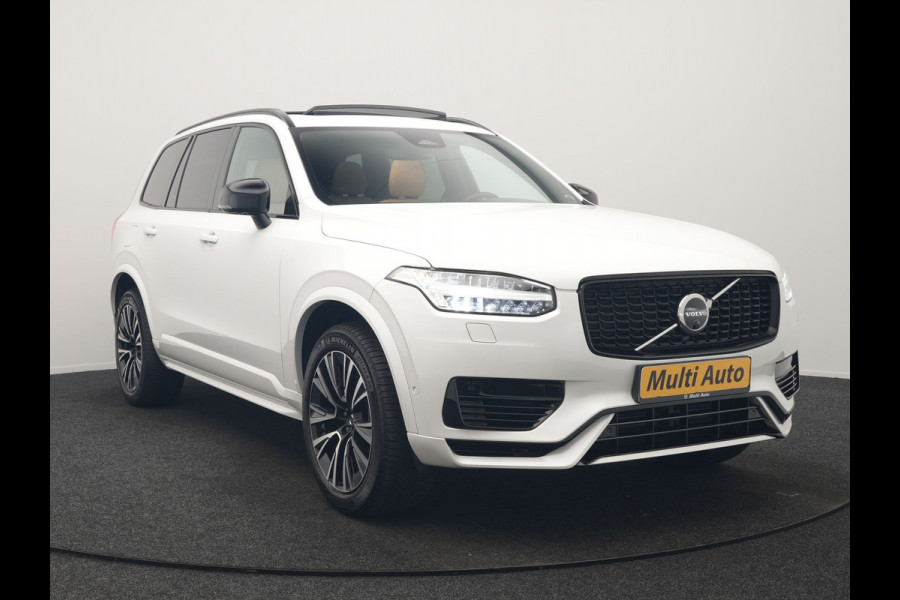 Volvo XC90 T8 AWD Plus Dark 7 Persoons LONG RANGE PHEV 455pk Dealer O.H. | Trekhaak Af Fabriek | Luchtvering | Panodak | Adaptive Cruise | 360 Camera | Harman / Kardon | Lederen Sportstoelen Memory & Ventilatie | Stuur Verwarmd | Keyless | Blis | 20"L.M | Plug In Hybrid |
