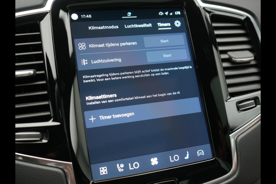 Volvo XC90 T8 AWD Plus Dark 7 Persoons LONG RANGE PHEV 455pk Dealer O.H. | Trekhaak Af Fabriek | Luchtvering | Panodak | Adaptive Cruise | 360 Camera | Harman / Kardon | Lederen Sportstoelen Memory & Ventilatie | Stuur Verwarmd | Keyless | Blis | 20"L.M | Plug In Hybrid |