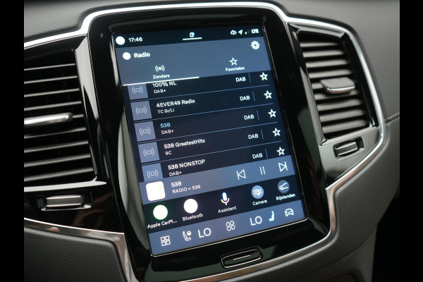 Volvo XC90 T8 AWD Plus Dark 7 Persoons LONG RANGE PHEV 455pk Dealer O.H. | Trekhaak Af Fabriek | Luchtvering | Panodak | Adaptive Cruise | 360 Camera | Harman / Kardon | Lederen Sportstoelen Memory & Ventilatie | Stuur Verwarmd | Keyless | Blis | 20"L.M | Plug In Hybrid |