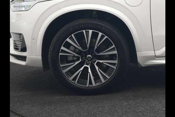 Volvo XC90 T8 AWD Plus Dark 7 Persoons LONG RANGE PHEV 455pk Dealer O.H. | Trekhaak Af Fabriek | Luchtvering | Panodak | Adaptive Cruise | 360 Camera | Harman / Kardon | Lederen Sportstoelen Memory & Ventilatie | Stuur Verwarmd | Keyless | Blis | 20"L.M | Plug In Hybrid |