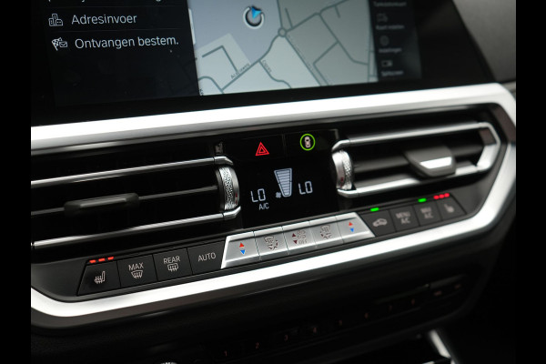 BMW 3 Serie Touring 330e Sportline PHEV 293pk Dealer O.H. | Dravitgrau | Trekhaak Af Fabriek | Adaptive Cruise | Laser LED | Head Up | Adaptief Onderstel | Camera | Sportstoelen Verwarmd | Sfeerverlichting | Keyless | Blis | Apple Carplay | 19"L.M | Plug In Hybrid |