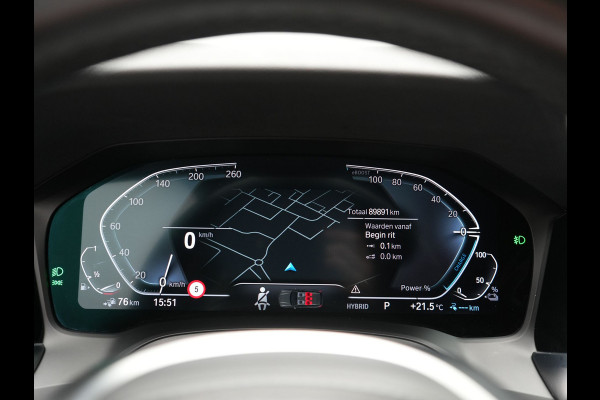 BMW 3 Serie Touring 330e Sportline PHEV 293pk Dealer O.H. | Dravitgrau | Trekhaak Af Fabriek | Adaptive Cruise | Laser LED | Head Up | Adaptief Onderstel | Camera | Sportstoelen Verwarmd | Sfeerverlichting | Keyless | Blis | Apple Carplay | 19"L.M | Plug In Hybrid |