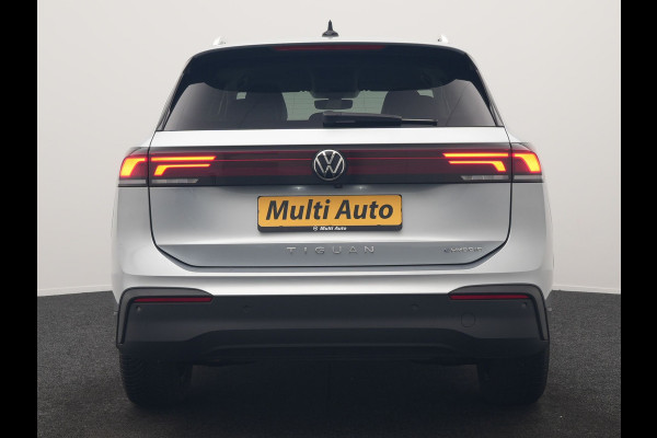 Volkswagen Tiguan 1.5 eHybrid Life PHEV 204pk | Trekhaak Af Fabriek | Adaptive Cruise | Camera | Sportstoelen Verwarmd | BLIS | Sfeerverlichting | Stuurverwarming | Apple Carplay | IQ Drive | Navigatie | Virtual | DAB | 18"L.M | Plug In Hybrid |