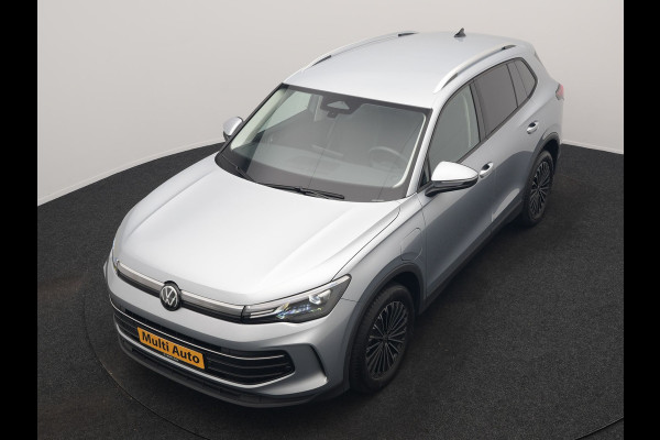 Volkswagen Tiguan 1.5 eHybrid Life PHEV 204pk | Trekhaak Af Fabriek | Adaptive Cruise | Camera | Sportstoelen Verwarmd | BLIS | Sfeerverlichting | Stuurverwarming | Apple Carplay | IQ Drive | Navigatie | Virtual | DAB | 18"L.M | Plug In Hybrid |