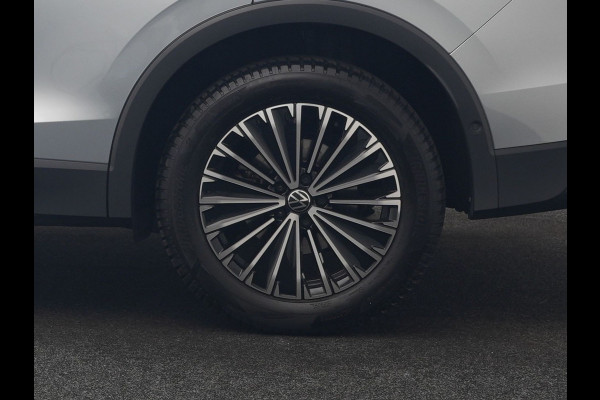 Volkswagen Tiguan 1.5 eHybrid Life PHEV 204pk | Trekhaak Af Fabriek | Adaptive Cruise | Camera | Sportstoelen Verwarmd | BLIS | Sfeerverlichting | Stuurverwarming | Apple Carplay | IQ Drive | Navigatie | Virtual | DAB | 18"L.M | Plug In Hybrid |