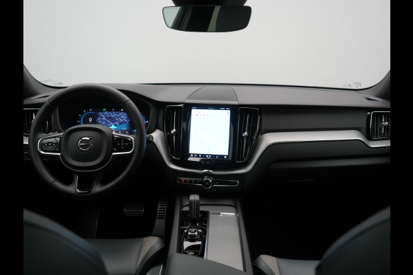Volvo XC60 T6 AWD R-Design LONG RANGE PHEV 350pk Dealer O.H. | Panodak | Camera | Sportstoelen Memory & Verwarmd | Stuur Verwarmd | Google Assistent | Keyless | Cruise Control | Apple Carplay | DAB | Plug In Hybrid |