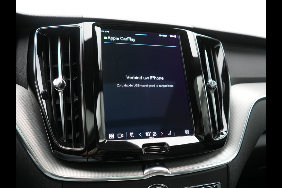 Volvo XC60 T6 AWD R-Design LONG RANGE PHEV 350pk Dealer O.H. | Panodak | Camera | Sportstoelen Memory & Verwarmd | Stuur Verwarmd | Google Assistent | Keyless | Cruise Control | Apple Carplay | DAB | Plug In Hybrid |