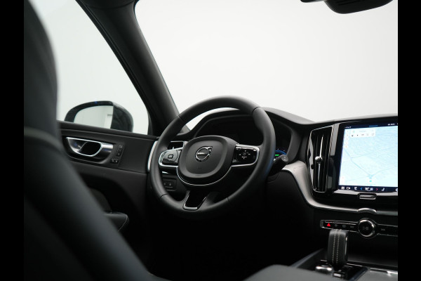 Volvo XC60 T6 AWD R-Design LONG RANGE PHEV 350pk Dealer O.H. | Panodak | Camera | Sportstoelen Memory & Verwarmd | Stuur Verwarmd | Google Assistent | Keyless | Cruise Control | Apple Carplay | DAB | Plug In Hybrid |