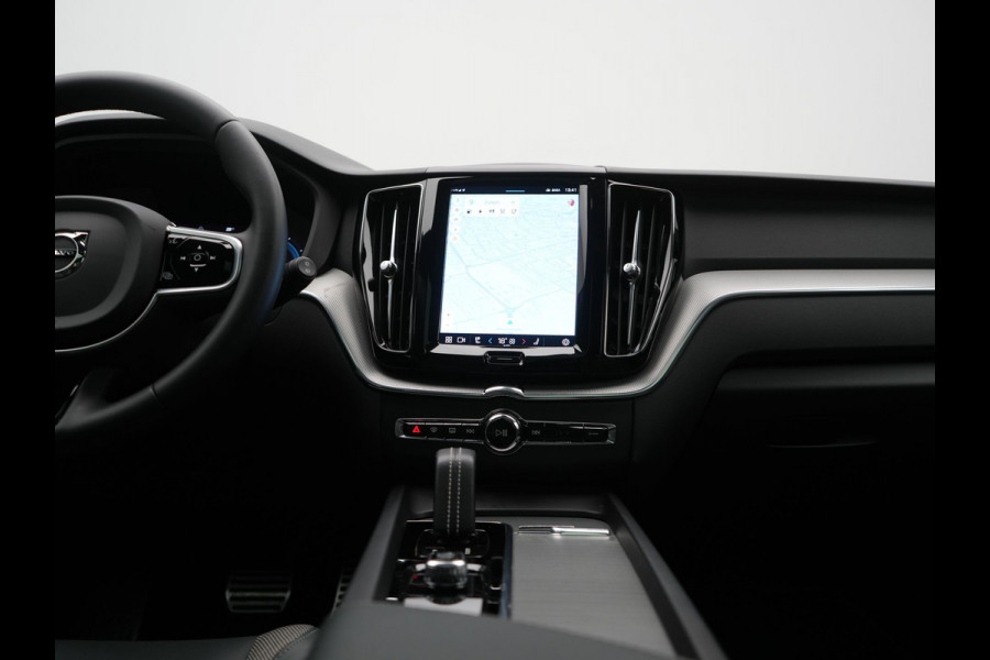 Volvo XC60 T6 AWD R-Design LONG RANGE PHEV 350pk Dealer O.H. | Panodak | Camera | Sportstoelen Memory & Verwarmd | Stuur Verwarmd | Google Assistent | Keyless | Cruise Control | Apple Carplay | DAB | Plug In Hybrid |
