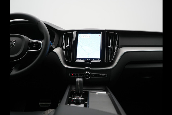 Volvo XC60 T6 AWD R-Design LONG RANGE PHEV 350pk Dealer O.H. | Panodak | Camera | Sportstoelen Memory & Verwarmd | Stuur Verwarmd | Google Assistent | Keyless | Cruise Control | Apple Carplay | DAB | Plug In Hybrid |