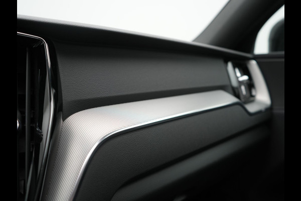Volvo XC60 T6 AWD R-Design LONG RANGE PHEV 350pk Dealer O.H. | Panodak | Camera | Sportstoelen Memory & Verwarmd | Stuur Verwarmd | Google Assistent | Keyless | Cruise Control | Apple Carplay | DAB | Plug In Hybrid |