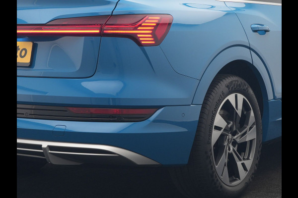 Audi e-tron Sportback 50 Quattro S Line 71 kWh 313pk Dealer O.H. | Luchtvering | Adaptive Cruise | Nachtzicht | Head Up | Camera | Alcantara Sportstoelen Verwarmd | Keyless | 20"L.M | Navigatie | DAB | Virtual Cockpit |