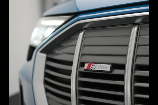 Audi e-tron Sportback 50 Quattro S Line 71 kWh 313pk Dealer O.H. | Luchtvering | Adaptive Cruise | Nachtzicht | Head Up | Camera | Alcantara Sportstoelen Verwarmd | Keyless | 20"L.M | Navigatie | DAB | Virtual Cockpit |