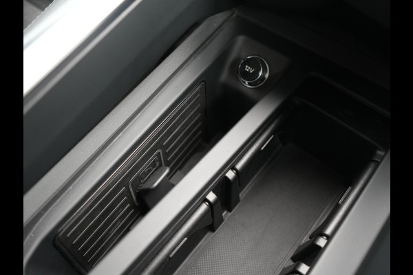Audi e-tron Sportback 50 Quattro S Line 71 kWh 313pk Dealer O.H. | Luchtvering | Adaptive Cruise | Nachtzicht | Head Up | Camera | Alcantara Sportstoelen Verwarmd | Keyless | 20"L.M | Navigatie | DAB | Virtual Cockpit |
