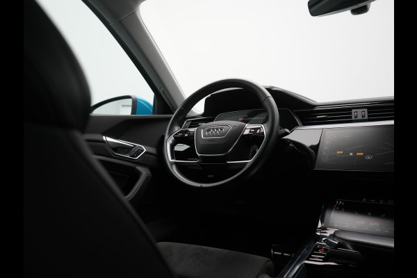 Audi e-tron Sportback 50 Quattro S Line 71 kWh 313pk Dealer O.H. | Luchtvering | Adaptive Cruise | Nachtzicht | Head Up | Camera | Alcantara Sportstoelen Verwarmd | Keyless | 20"L.M | Navigatie | DAB | Virtual Cockpit |