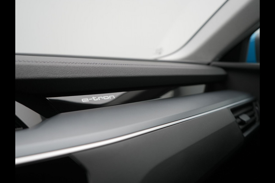 Audi e-tron Sportback 50 Quattro S Line 71 kWh 313pk Dealer O.H. | Luchtvering | Adaptive Cruise | Nachtzicht | Head Up | Camera | Alcantara Sportstoelen Verwarmd | Keyless | 20"L.M | Navigatie | DAB | Virtual Cockpit |