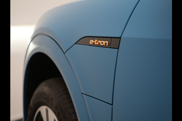 Audi e-tron Sportback 50 Quattro S Line 71 kWh 313pk Dealer O.H. | Luchtvering | Adaptive Cruise | Nachtzicht | Head Up | Camera | Alcantara Sportstoelen Verwarmd | Keyless | 20"L.M | Navigatie | DAB | Virtual Cockpit |