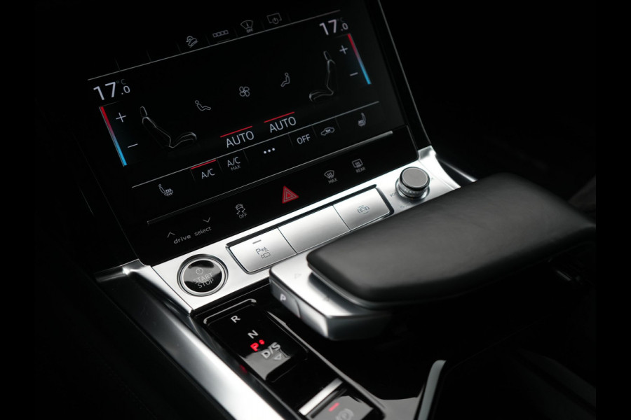 Audi e-tron Sportback 50 Quattro S Line 71 kWh 313pk Dealer O.H. | Luchtvering | Adaptive Cruise | Nachtzicht | Head Up | Camera | Alcantara Sportstoelen Verwarmd | Keyless | 20"L.M | Navigatie | DAB | Virtual Cockpit |