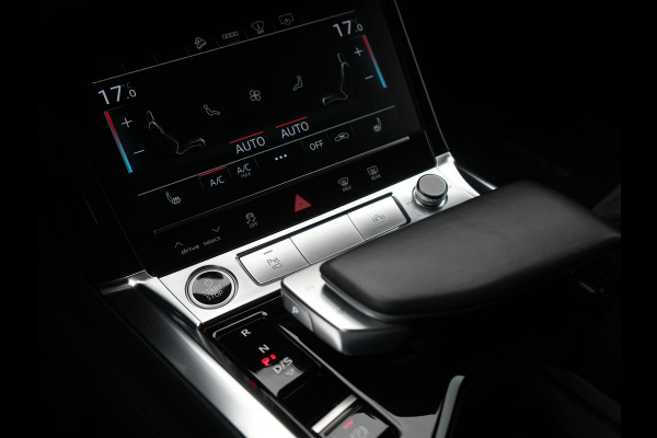 Audi e-tron Sportback 50 Quattro S Line 71 kWh 313pk Dealer O.H. | Luchtvering | Adaptive Cruise | Nachtzicht | Head Up | Camera | Alcantara Sportstoelen Verwarmd | Keyless | 20"L.M | Navigatie | DAB | Virtual Cockpit |