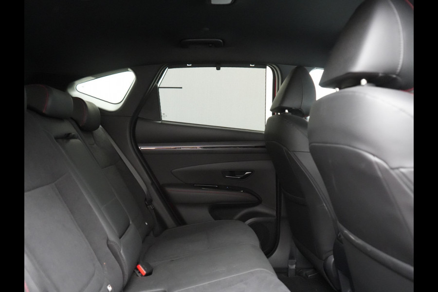 Hyundai Tucson 1.6 T-GDI N Line 4WD PHEV 265pk Dealer O.H. | Adaptive Cruise | Camera | Alcantara Sportstoelen & Stuur Verwarmd | Krell Audio | Apple Carplay | Keyless | Blis | 19"L.M | Navigatie | DAB | Plug In Hybrid |