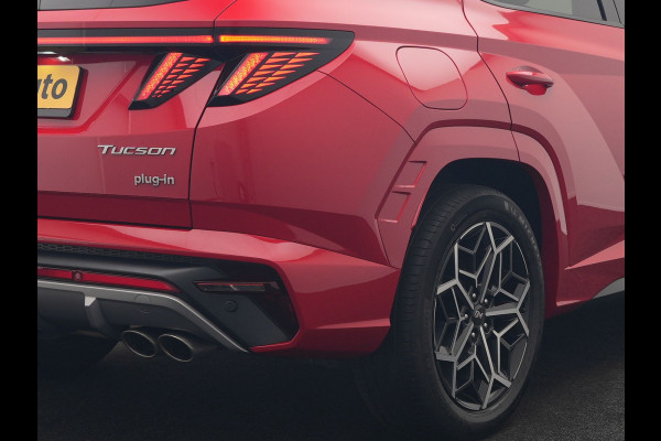 Hyundai Tucson 1.6 T-GDI N Line 4WD PHEV 265pk Dealer O.H. | Adaptive Cruise | Camera | Alcantara Sportstoelen & Stuur Verwarmd | Krell Audio | Apple Carplay | Keyless | Blis | 19"L.M | Navigatie | DAB | Plug In Hybrid |