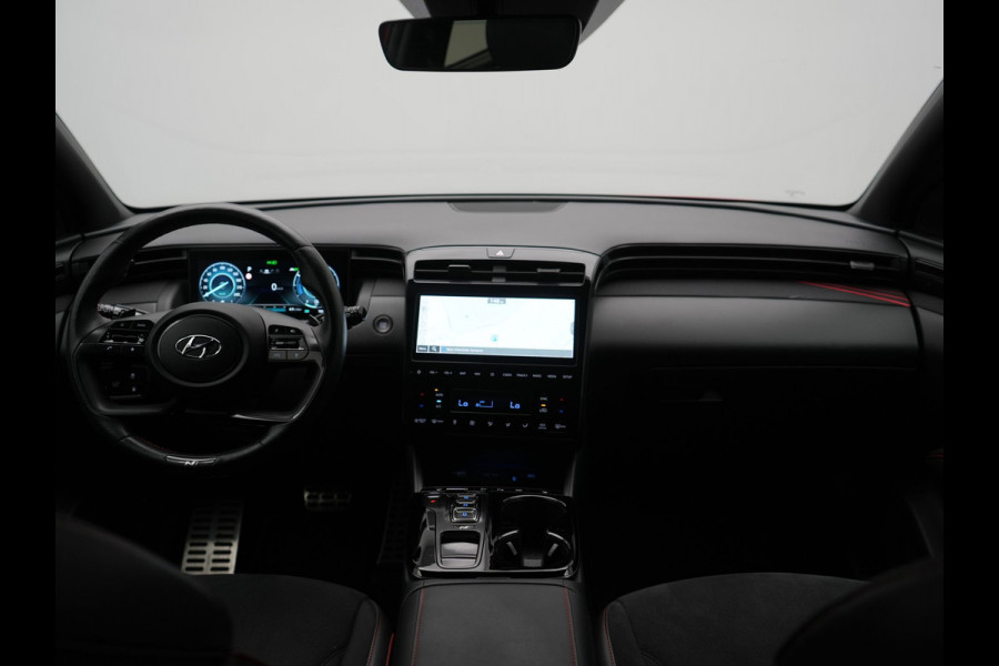 Hyundai Tucson 1.6 T-GDI N Line 4WD PHEV 265pk Dealer O.H. | Adaptive Cruise | Camera | Alcantara Sportstoelen & Stuur Verwarmd | Krell Audio | Apple Carplay | Keyless | Blis | 19"L.M | Navigatie | DAB | Plug In Hybrid |
