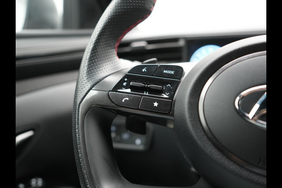 Hyundai Tucson 1.6 T-GDI N Line 4WD PHEV 265pk Dealer O.H. | Adaptive Cruise | Camera | Alcantara Sportstoelen & Stuur Verwarmd | Krell Audio | Apple Carplay | Keyless | Blis | 19"L.M | Navigatie | DAB | Plug In Hybrid |