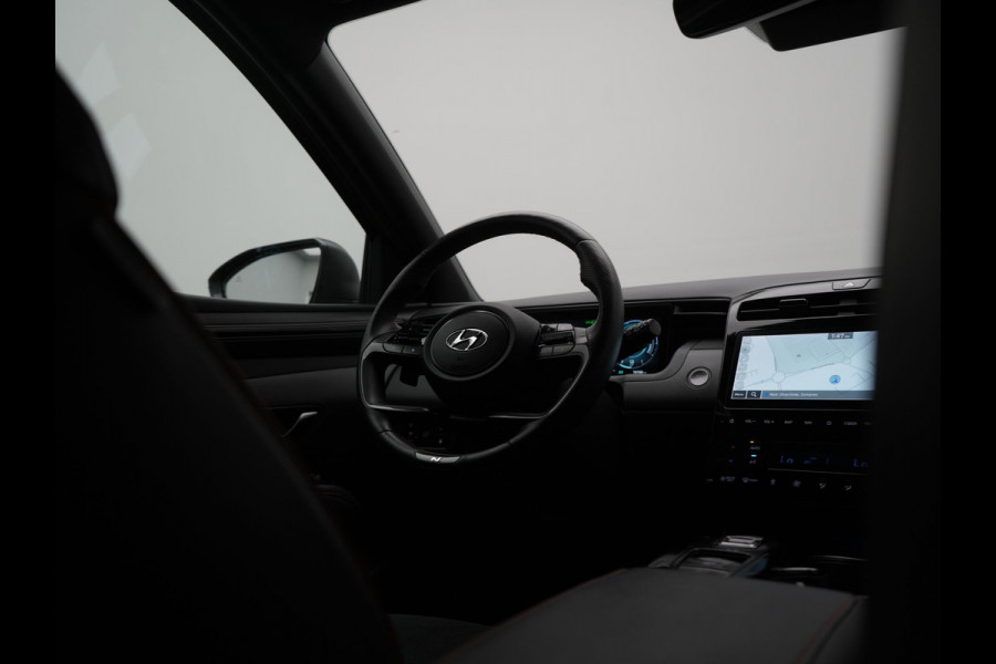 Hyundai Tucson 1.6 T-GDI N Line 4WD PHEV 265pk Dealer O.H. | Adaptive Cruise | Camera | Alcantara Sportstoelen & Stuur Verwarmd | Krell Audio | Apple Carplay | Keyless | Blis | 19"L.M | Navigatie | DAB | Plug In Hybrid |