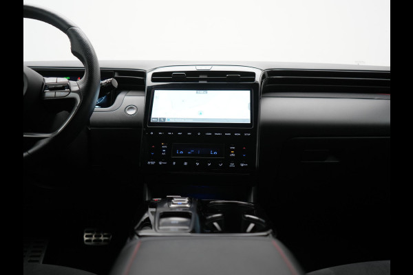 Hyundai Tucson 1.6 T-GDI N Line 4WD PHEV 265pk Dealer O.H. | Adaptive Cruise | Camera | Alcantara Sportstoelen & Stuur Verwarmd | Krell Audio | Apple Carplay | Keyless | Blis | 19"L.M | Navigatie | DAB | Plug In Hybrid |