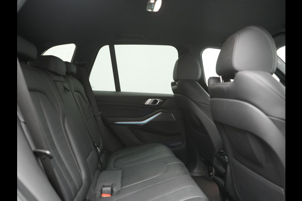 BMW X5 xDrive45e X Line PHEV 395pk Dealer O.H. | Luchtvering | Camera | Adaptief Onderstel | Lederen Sportstoelen Memory | Hifi Audio | Apple Carplay | Sfeerverlichting | Navigatie | DAB | Plug In Hybrid |