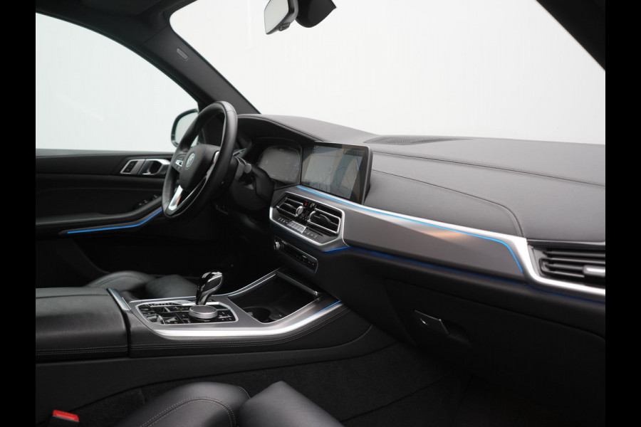BMW X5 xDrive45e X Line PHEV 395pk Dealer O.H. | Luchtvering | Camera | Adaptief Onderstel | Lederen Sportstoelen Memory | Hifi Audio | Apple Carplay | Sfeerverlichting | Navigatie | DAB | Plug In Hybrid |