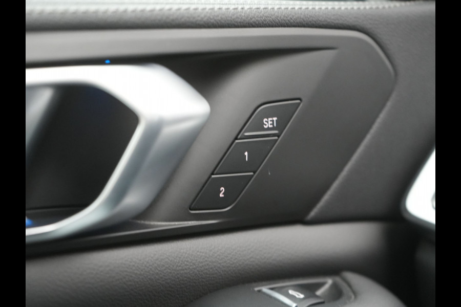 BMW X5 xDrive45e X Line PHEV 395pk Dealer O.H. | Luchtvering | Camera | Adaptief Onderstel | Lederen Sportstoelen Memory | Hifi Audio | Apple Carplay | Sfeerverlichting | Navigatie | DAB | Plug In Hybrid |