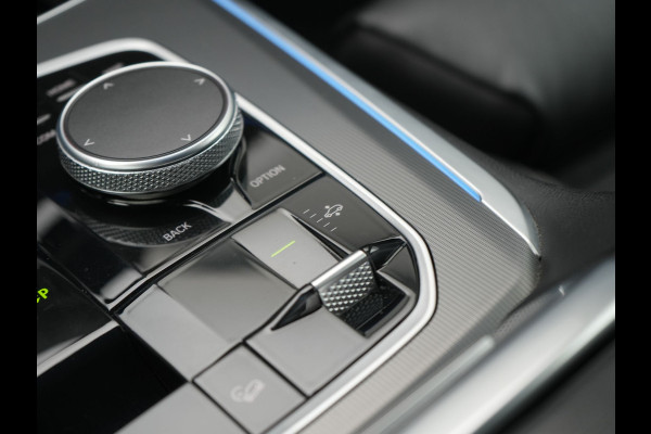 BMW X5 xDrive45e X Line PHEV 395pk Dealer O.H. | Luchtvering | Camera | Adaptief Onderstel | Lederen Sportstoelen Memory | Hifi Audio | Apple Carplay | Sfeerverlichting | Navigatie | DAB | Plug In Hybrid |