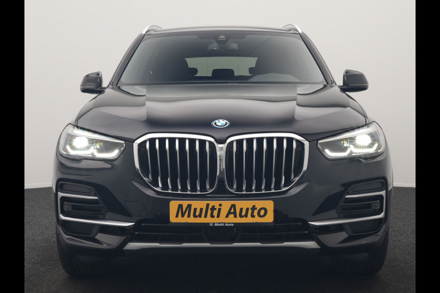 BMW X5 xDrive45e X Line PHEV 395pk Dealer O.H. | Luchtvering | Camera | Adaptief Onderstel | Lederen Sportstoelen Memory | Hifi Audio | Apple Carplay | Sfeerverlichting | Navigatie | DAB | Plug In Hybrid |