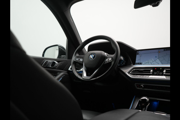 BMW X5 xDrive45e X Line PHEV 395pk Dealer O.H. | Luchtvering | Camera | Adaptief Onderstel | Lederen Sportstoelen Memory | Hifi Audio | Apple Carplay | Sfeerverlichting | Navigatie | DAB | Plug In Hybrid |