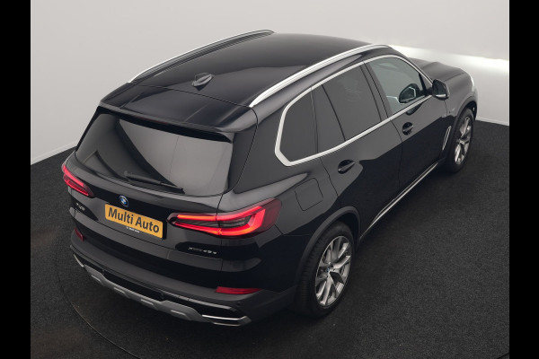BMW X5 xDrive45e X Line PHEV 395pk Dealer O.H. | Luchtvering | Camera | Adaptief Onderstel | Lederen Sportstoelen Memory | Hifi Audio | Apple Carplay | Sfeerverlichting | Navigatie | DAB | Plug In Hybrid |
