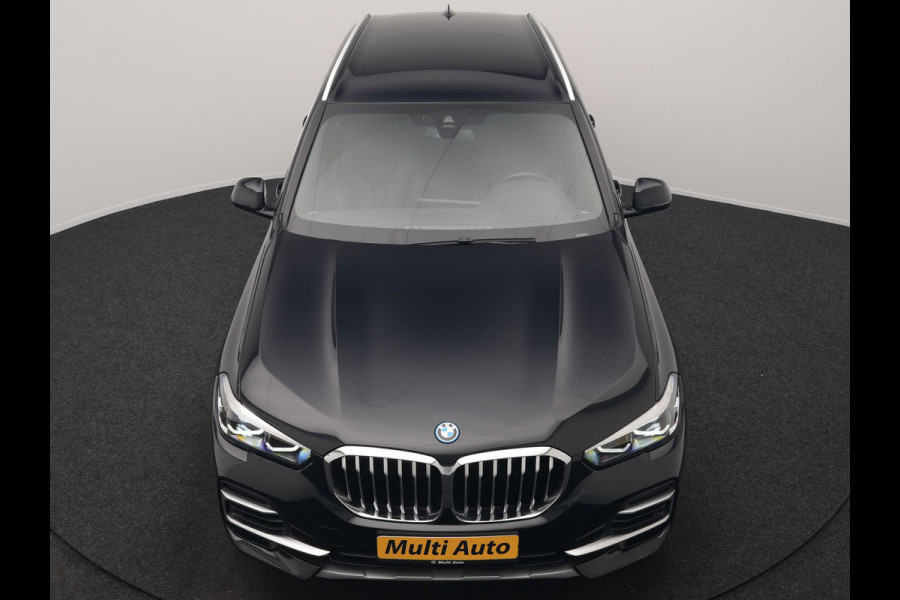 BMW X5 xDrive45e X Line PHEV 395pk Dealer O.H. | Luchtvering | Camera | Adaptief Onderstel | Lederen Sportstoelen Memory | Hifi Audio | Apple Carplay | Sfeerverlichting | Navigatie | DAB | Plug In Hybrid |