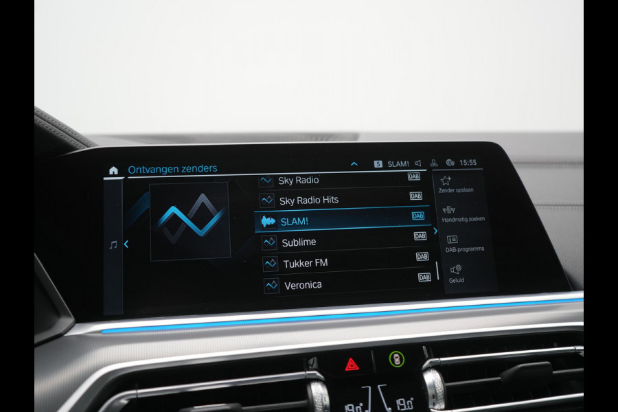 BMW X5 xDrive45e X Line PHEV 395pk Dealer O.H. | Luchtvering | Camera | Adaptief Onderstel | Lederen Sportstoelen Memory | Hifi Audio | Apple Carplay | Sfeerverlichting | Navigatie | DAB | Plug In Hybrid |