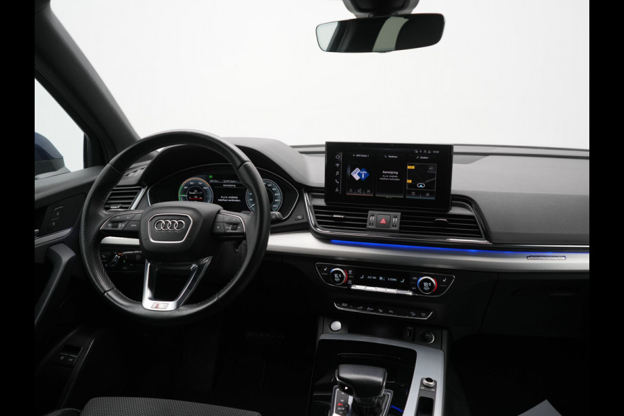 Audi Q5 55 TFSI e 2x S Line PHEV 367pk Dealer O.H. | 360 Camera | Sportstoelen Verwarmd | Sfeerverlichting | 20"L.M | Virtual Cockpit | Cruise Control | Navigatie | DAB | Plug In Hybrid |
