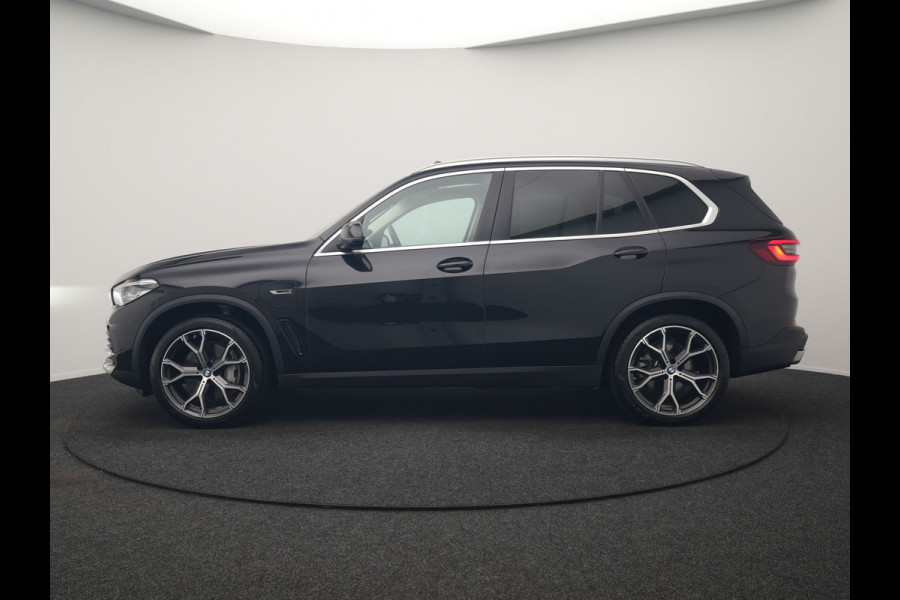 BMW X5 xDrive45e High Executive PHEV 395pk Dealer O.H. | Panodak | Luchtvering | 360 Camera | Adaptief Onderstel | Lederen Sportstoelen Memory & Verwarmd | Sfeerverlichting | Apple Carplay | Navigatie | DAB | Plug In Hybrid |
