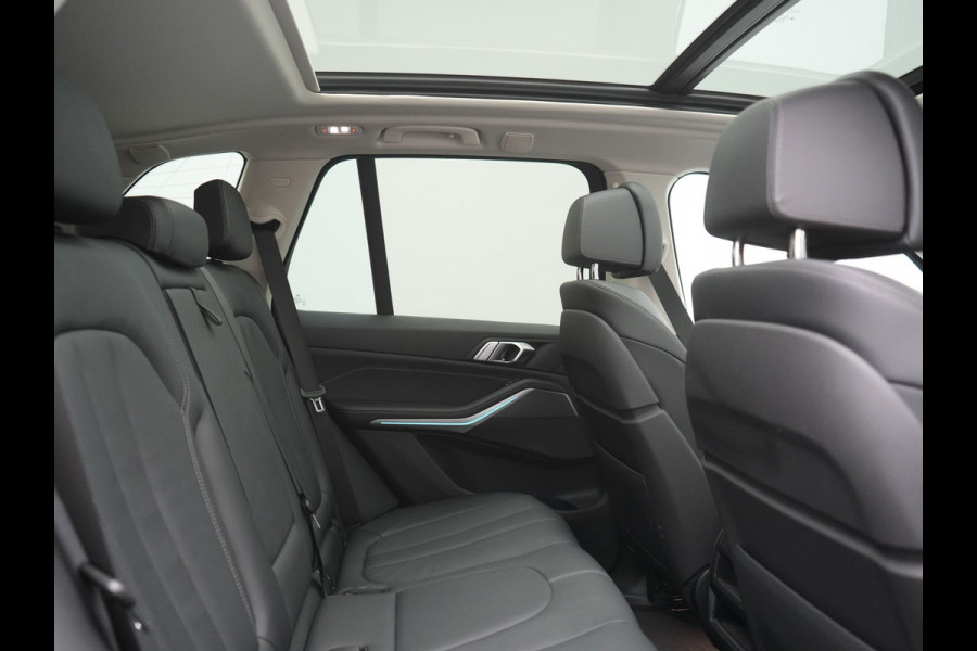 BMW X5 xDrive45e High Executive PHEV 395pk Dealer O.H. | Panodak | Luchtvering | 360 Camera | Adaptief Onderstel | Lederen Sportstoelen Memory & Verwarmd | Sfeerverlichting | Apple Carplay | Navigatie | DAB | Plug In Hybrid |