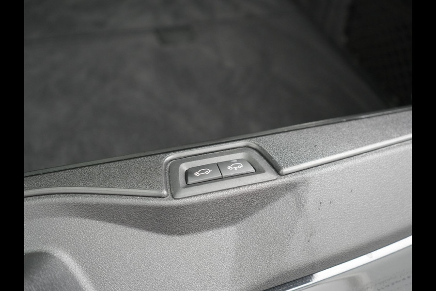 BMW X5 xDrive45e High Executive PHEV 395pk Dealer O.H. | Panodak | Luchtvering | 360 Camera | Adaptief Onderstel | Lederen Sportstoelen Memory & Verwarmd | Sfeerverlichting | Apple Carplay | Navigatie | DAB | Plug In Hybrid |