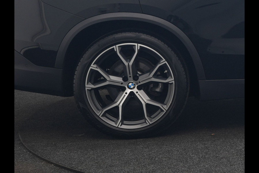 BMW X5 xDrive45e High Executive PHEV 395pk Dealer O.H. | Panodak | Luchtvering | 360 Camera | Adaptief Onderstel | Lederen Sportstoelen Memory & Verwarmd | Sfeerverlichting | Apple Carplay | Navigatie | DAB | Plug In Hybrid |