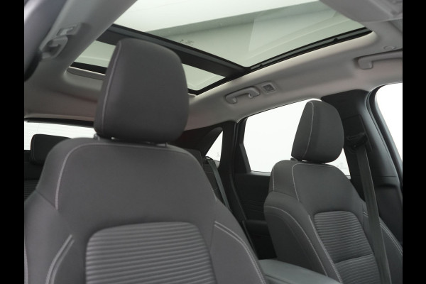 Ford Kuga 2.5 Titanium PHEV 225pk Dealer O.H. | Trekhaak Af Fabriek | Panodak | Adaptive Cruise | 360 Camera | Sportstoelen & Stuur Verwarmd | Keyless | Blis | Apple Carplay | Navigatie | DAB | Plug In Hybrid |