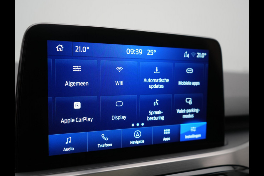Ford Kuga 2.5 Titanium PHEV 225pk Dealer O.H. | Trekhaak Af Fabriek | Panodak | Adaptive Cruise | 360 Camera | Sportstoelen & Stuur Verwarmd | Keyless | Blis | Apple Carplay | Navigatie | DAB | Plug In Hybrid |
